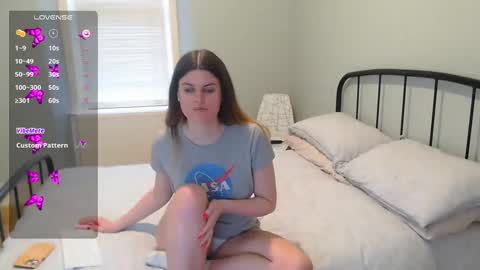 Snapshot of miawallace__ chatting on 17, 2, 2025 Mia  online show from 17, 2, 2025