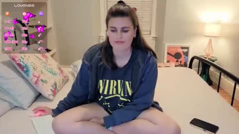 Snapshot of miawallace__ chatting on 16, 10, 2025 Mia  online show from 16, 10, 2025