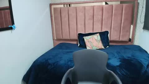 Snapshot of miawils_ chatting on 22, 5, 2026 M I A W I L S online show from 22, 5, 2026