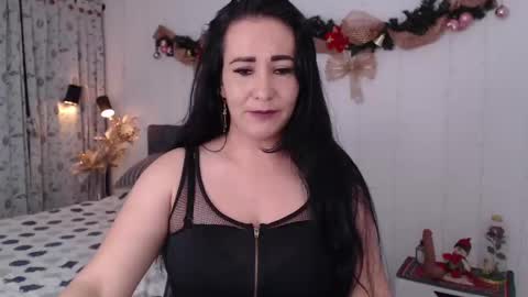 Snapshot of miawilson_1 chatting on 2, 12, 2024 Mia Wilson online show from 2, 12, 2024