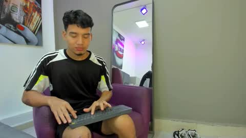 Michael Ross online show from 7, 1, 2026