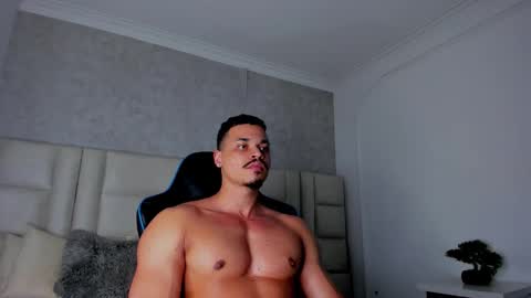 Snapshot of michael_reinolds chatting on 9, 11, 2025 Michael online show from 9, 11, 2025