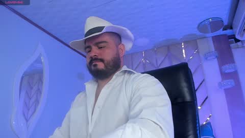 Snapshot of michaelbear_ chatting on 23, 12, 2024 Michael online show from 23, 12, 2024