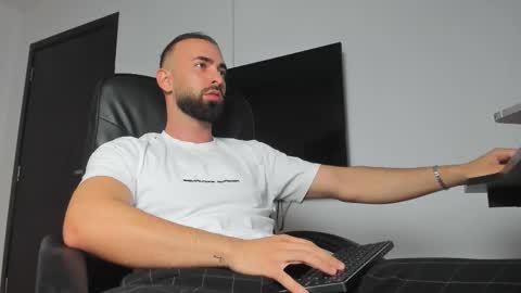 MichaelEvansx online show from 30, 9, 2025