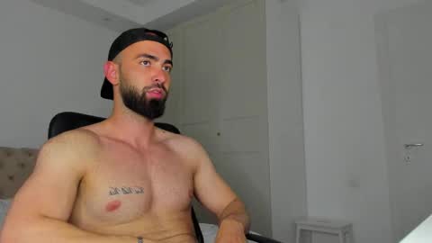 MichaelEvansx online show from 17, 5, 2026