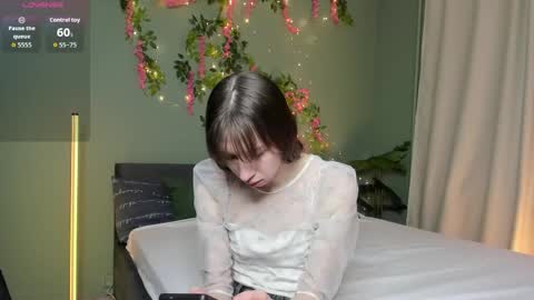 michele_mack online show from 4, 12, 2025