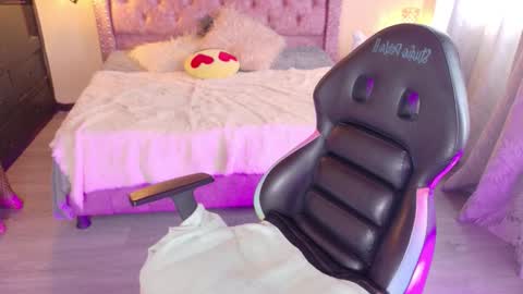 michell_petty01 online show from 16, 9, 2025