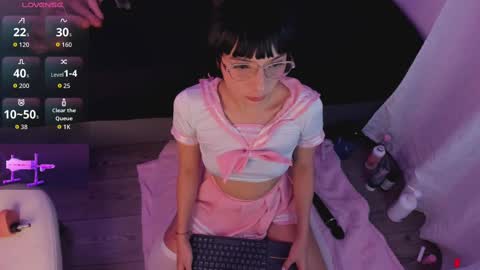 Snapshot of michelle_cutee_ chatting on 21, 10, 2025 michelle_cutee_ online show from 21, 10, 2025