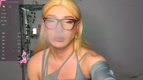 Snapshot of michelle_jacksonn chatting on 16, 9, 2025 michelle_jacksonn online show from 16, 9, 2025