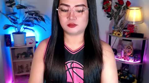 Snapshot of michellechannelxxx chatting on 28, 9, 2025 Michelle online show from 28, 9, 2025