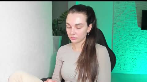 Michellee online show from 14, 10, 2025