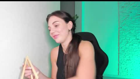 Michellee online show from 1, 11, 2025