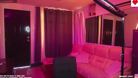 Snapshot of mickey_pict chatting on 18, 10, 2025 Mickey online show from 18, 10, 2025