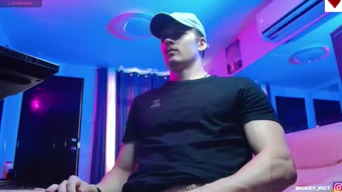 Snapshot of mickey_pict chatting on 8, 11, 2025 Mickey online show from 8, 11, 2025