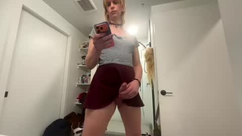 mickisofine online show from 20, 7, 2026