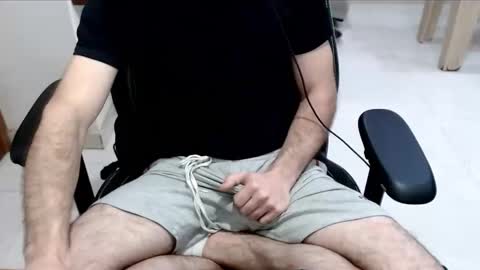 Snapshot of microfama00 chatting on 8, 1, 2026 microfama00 online show from 8, 1, 2026