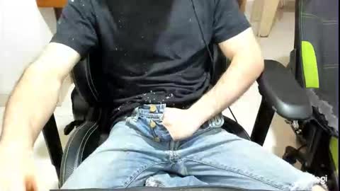 microfama00 online show from 15, 4, 2026