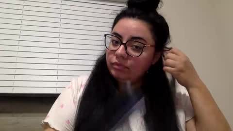 midnightbruja111 online show from 19, 10, 2025