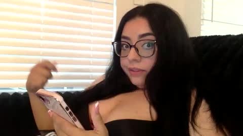 midnightbruja111 online show from 1, 12, 2025