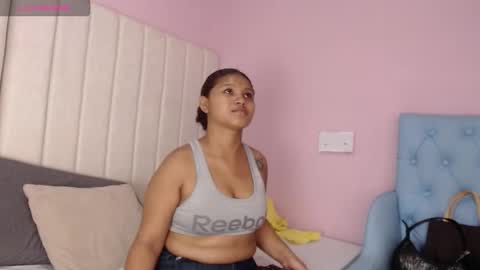 Snapshot of miel_alisha chatting on 2, 12, 2025 miel online show from 2, 12, 2025