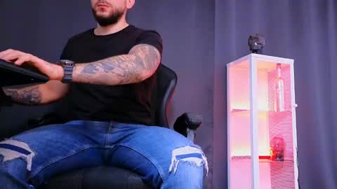 Snapshot of mightyaaron chatting on 1, 3, 2025 MightyAaron online show from 1, 3, 2025