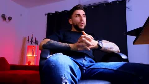 Snapshot of mightyaaron chatting on 10, 9, 2025 MightyAaron online show from 10, 9, 2025