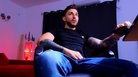 MightyAaron online show from 11, 9, 2025