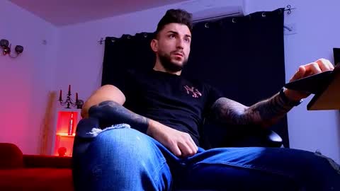 MightyAaron online show from 4, 10, 2025