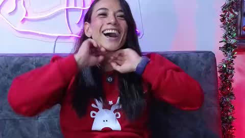 Snapshot of mightylaura chatting on 20, 12, 2025 Laura online show from 20, 12, 2025