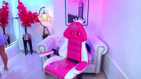 Snapshot of miia_bela chatting on 8, 11, 2025 Miia online show from 8, 11, 2025