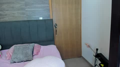 Snapshot of miia_belll chatting on 15, 5, 2026 Mia online show from 15, 5, 2026