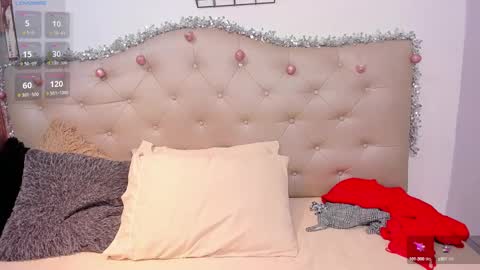 Mia Jhones online show from 18, 12, 2024