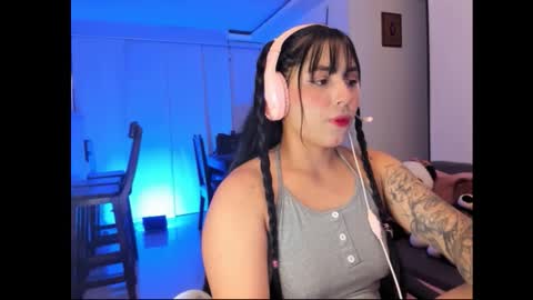 Snapshot of miia_kay_ chatting on 23, 10, 2025 Miia Kay online show from 23, 10, 2025