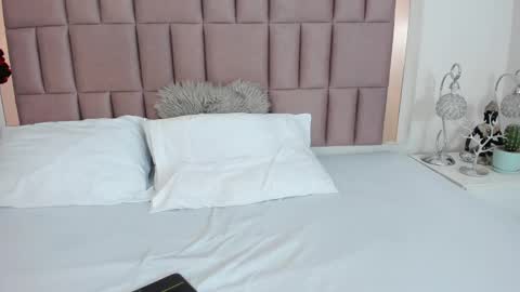 Snapshot of miia_palmerr chatting on 8, 2, 2025 Mia online show from 8, 2, 2025