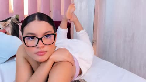 Mia  online show from 1, 10, 2025