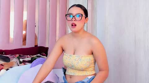 Mia  online show from 25, 10, 2025