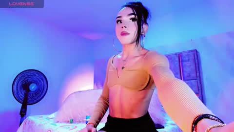 Snapshot of miia_sophia chatting on 15, 12, 2025 online show from 15, 12, 2025