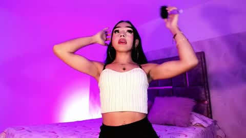 Snapshot of miia_sophia chatting on 18, 12, 2025 online show from 18, 12, 2025