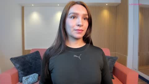 Miia 3 online show from 17, 12, 2024