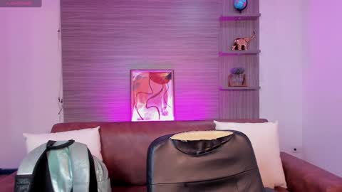 Miia 3 online show from 16, 1, 2025