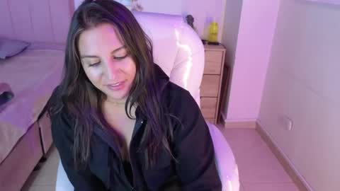 Snapshot of miia_thompson_1 chatting on 31, 5, 2026 M I I A online show from 31, 5, 2026