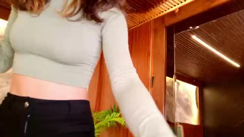 Snapshot of miiaa_cooper chatting on 28, 6, 2026 CALL ME MIA online show from 28, 6, 2026
