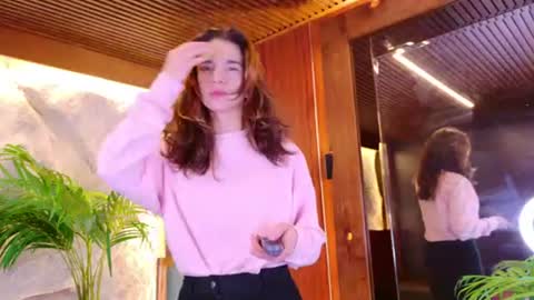 Snapshot of miiaa_cooper chatting on 4, 7, 2026 CALL ME MIA online show from 4, 7, 2026