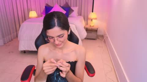 Mia online show from 6, 2, 2025