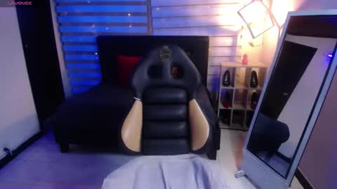 miiaa_evans1 online show from 18, 10, 2025