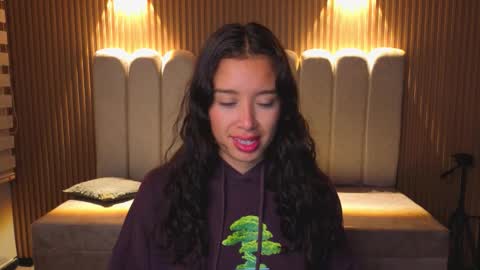 miiaa_evans1 online show from 21, 12, 2025