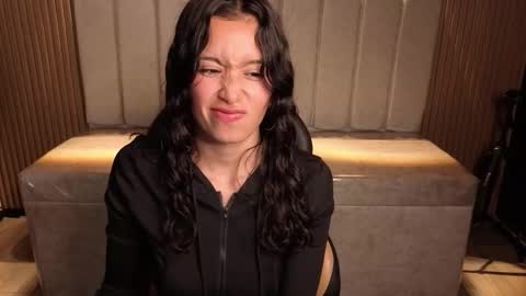 miiaa_evans1 online show from 24, 3, 2026