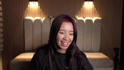 miiaa_evans1 online show from 9, 5, 2026