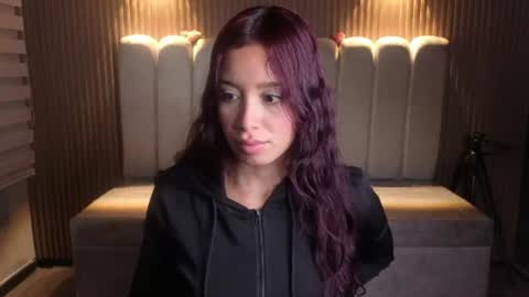 miiaa_evans1 online show from 25, 6, 2026