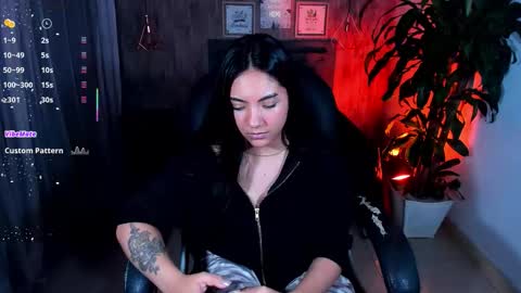 Snapshot of miichael_black chatting on 27, 11, 2025 Michael Black online show from 27, 11, 2025